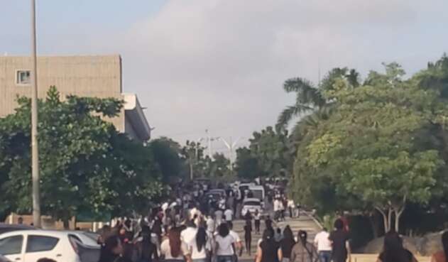 Trifulca en medio de sepelio de estudiante de Uniatlántico.