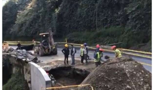 Vía La Línea reparación
