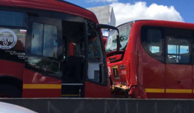 Choque de Transmilenio en Calle 80