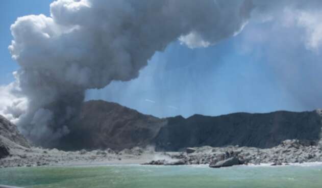 Erupción de volcán en Nueva Zelanda