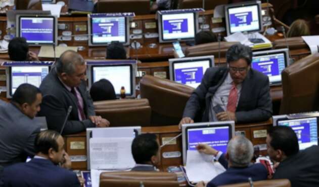 Ministro Alberto Carrasquilla en debate Ley de Crecimiento Económico en la Cámara de Representantes.