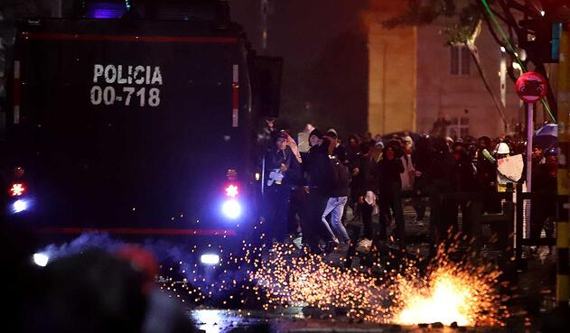 Impactantes imagenes de encapuchados y vandalismo en paro nacional / 21 de enero