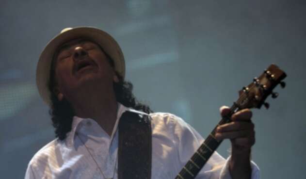 El artista Carlos Santana.