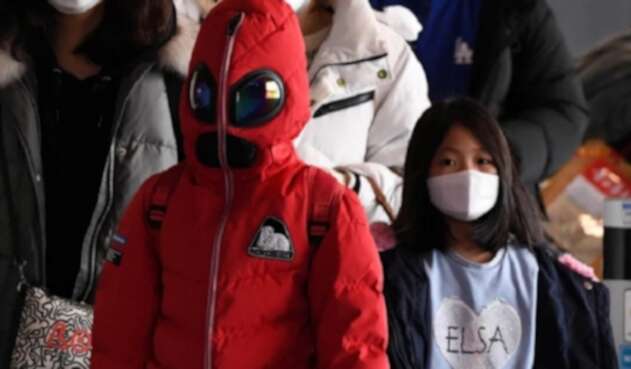 Improvisadas tácticas de los chinos para evitar el coronavirus