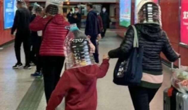 Improvisadas tácticas de los chinos para evitar el coronavirus