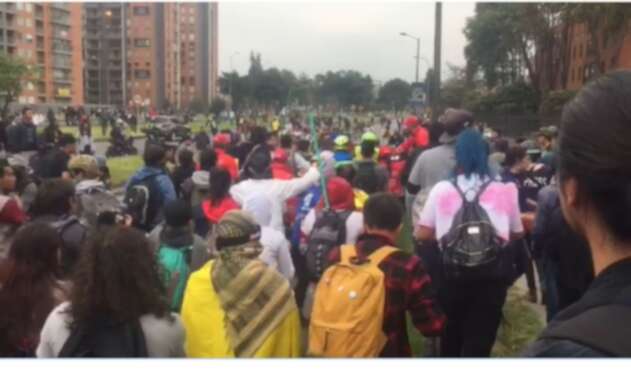 El ataque a un policía por manifestantes