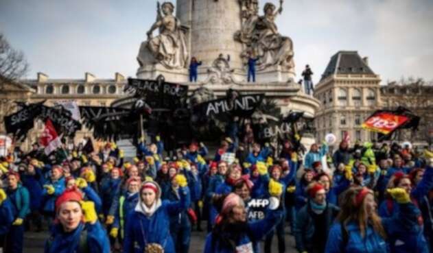 protestas-en-francia-mientras-era-presentada-reforma-de-pensiones-la-fm