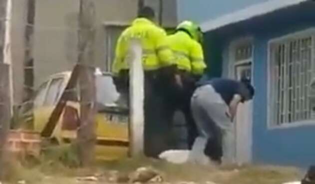 Policias matan perro