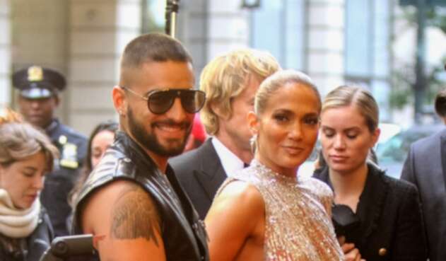 Maluma y Jennifer Lopez en el rodaje de la película 'Marry Me'.