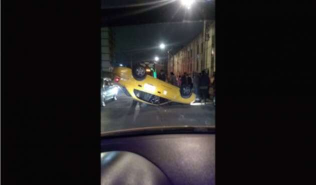 Taxi volcado