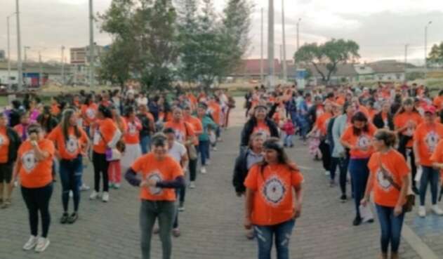 Líderes campesinas protestaron por la violencia en su contra, con el performance 'Un violador en tu camino' Líderes campesinas protestaron por la violencia en su contra, con el performance 'Un violador en tu camino'