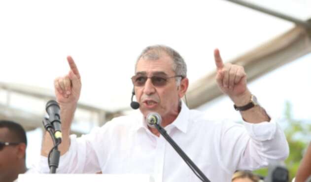 El mandatario se posesionó en una ceremonia realizada en La Perimetral.