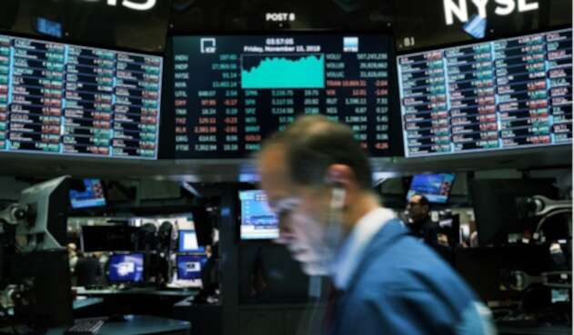 Wall Street y Dow reaccionaron negativamente ante el coronavirus.