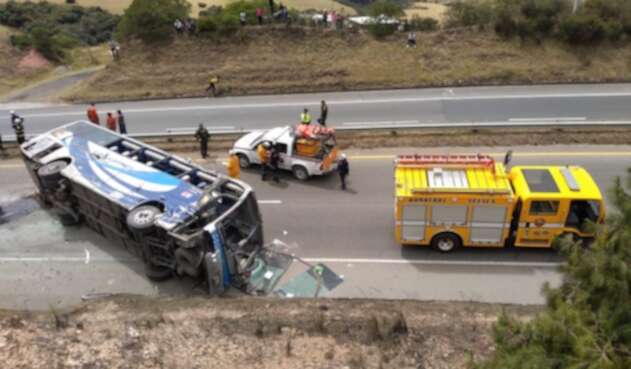 Volcamiento de bus en Cundinamarca