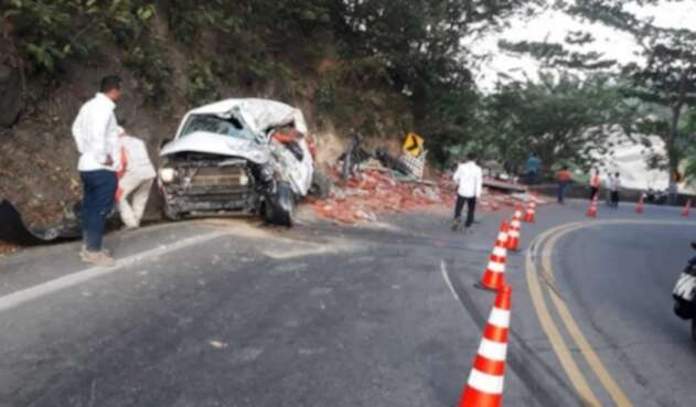 Una posible invasión de carril habría originado el accidente.