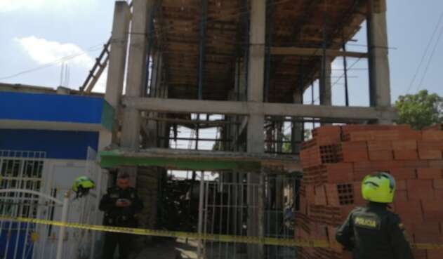 Se desplomó nueva construcción ilegal en Cartagena, cuatro personas resultaron heridas