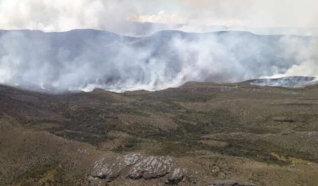 Incendio forestal en el páramo de Sumapaz Incendio forestal en el páramo de Sumapaz