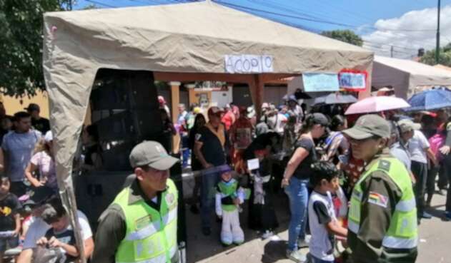 Centro de acopio para damnificados por desbordamiento de río en Cochabamba