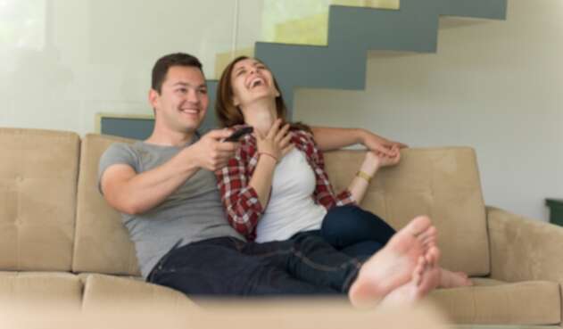 Pareja viendo cine