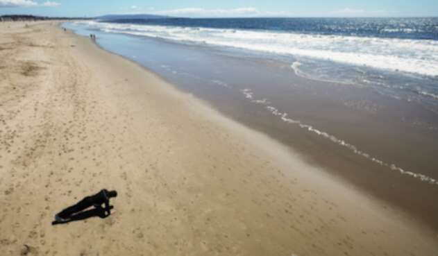 Playa desolada en California por Coronavirus