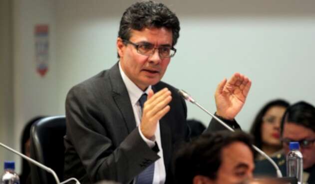 Alejandro Gaviria Alejandro Gaviria