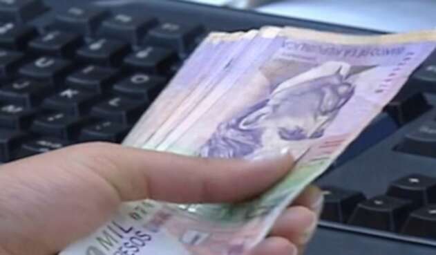 Dinero - Billetes - Dinero - Billetes -
