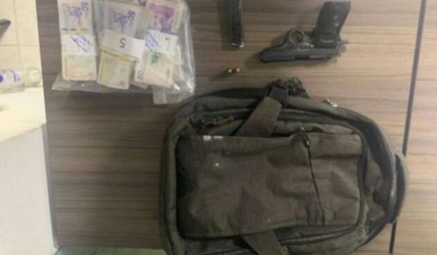 Dinero y arma incautados a director de ICBF en Sucre Dinero y arma incautados a director de ICBF en Sucre