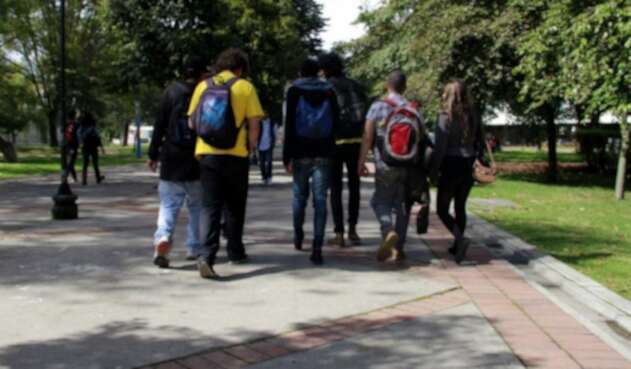 Universitarios