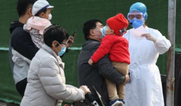 Niños con coronavirus