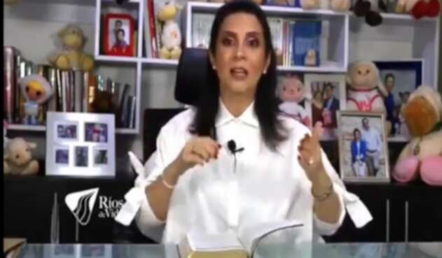 Pastora dice que los favores en el cielo se compran con plata