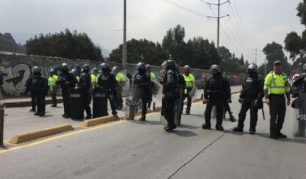 Agentes del Esmad en la localidad de Ciudad Bolívar.