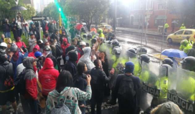 Protestas en la carrera 13
