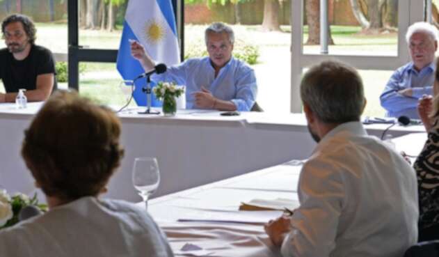 Alberto Fernández, presidente de Argentina, junto a sus ministros Alberto Fernández, presidente de Argentina