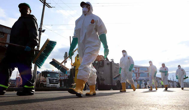 Así fue el proceso de desinfección de Corabastos en Bogotá en medio de la amenaza del coronavirus.