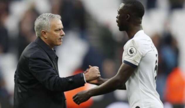 Mourinho y Dávinson Sánchez