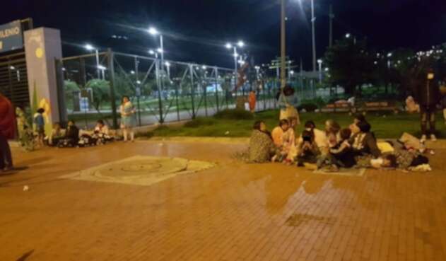 Familias Embera duermen en la calle