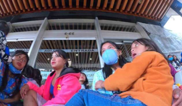 Los nativos alegan que están aguantando hambre en medio del aislamiento.