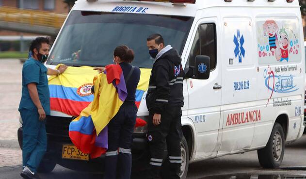 Caravana de ambulancias en Bogotá