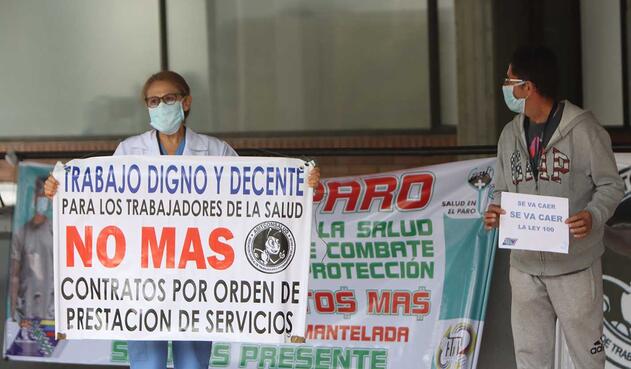 Protestas de trabajadores médicos y enfermeros en medio de coronavirus en Colombia