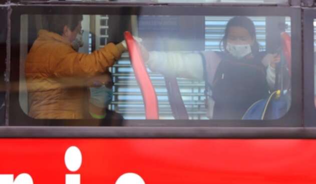 Uso de tapabocas en Transmilenio