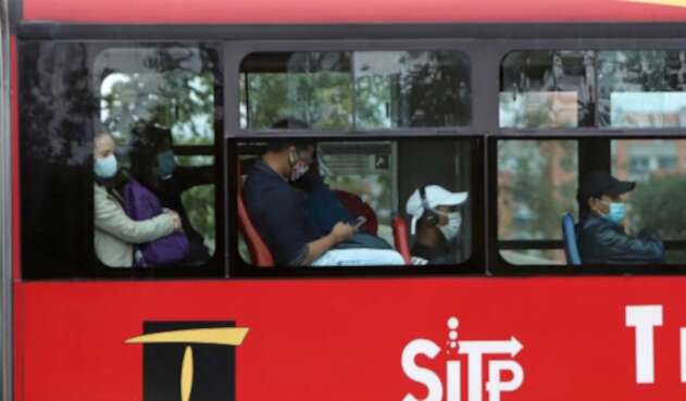 Uso de tapabocas en Transmilenio