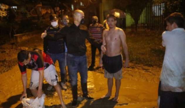 La quebrada La Palmira se desbordó por fuertes lluvias.