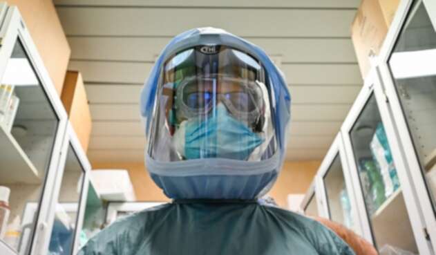 Médicos en Italia atienden coronavirus con estos trajes Médicos en Italia atienden coronavirus con estos trajes