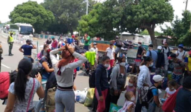 Venezolanos en la frontera entre Colombia y Venezuela