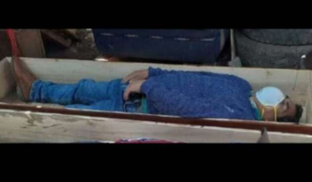Jaime Rolando Urbina, alcalde de Tantará fingiendo que estaba muerto
