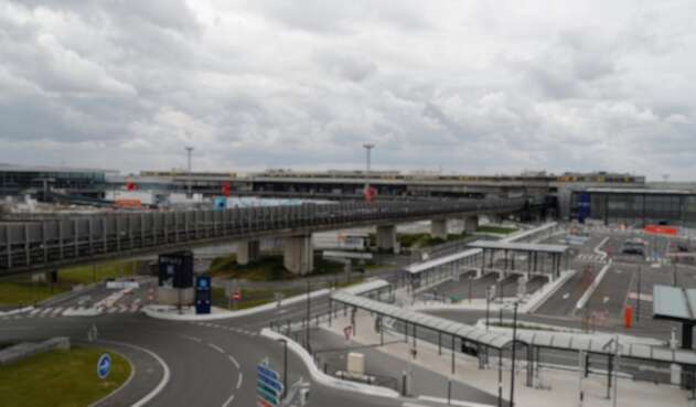 Aeropuerto de Orly, en París / Coronavirus en Francia