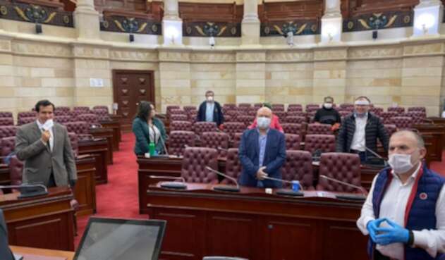 Sesión de la Comisión de Paz, Congreso semipresencial
