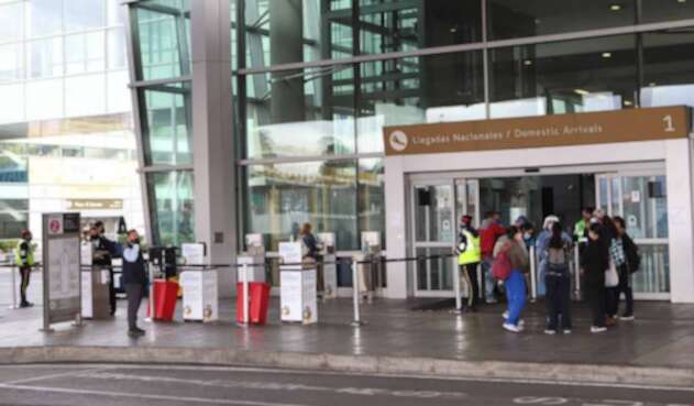 Aeropuerto El Dorado en tiempos de coronavirus en Colombia