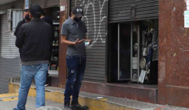 Violación de cuarentena en Bogotá en comercio / coronavirus en Colombia