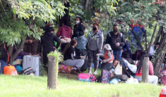 Venezolanos varados en Bogotá que piden regresar a su país.
